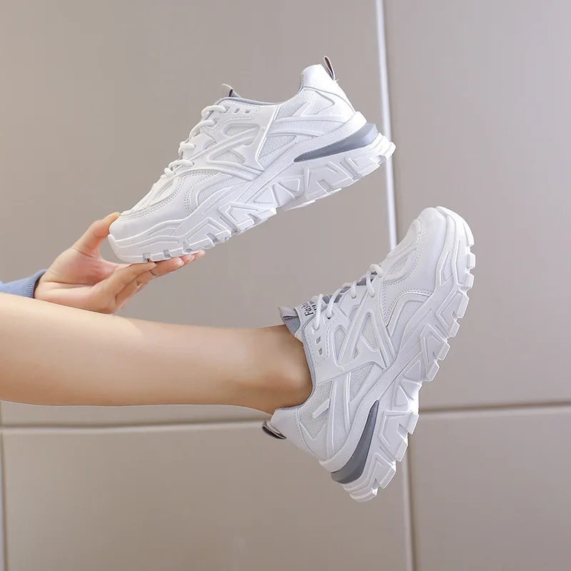 2022 New Women Casual Sport Shoes Girl Mesh Comfortable Designer Sneakers All Seasons Trainers Platform Student Vulcanized Shoes