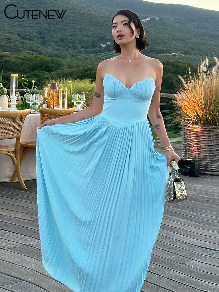 Женское драпированное платье без бретелек однотонное романтичное облегающее