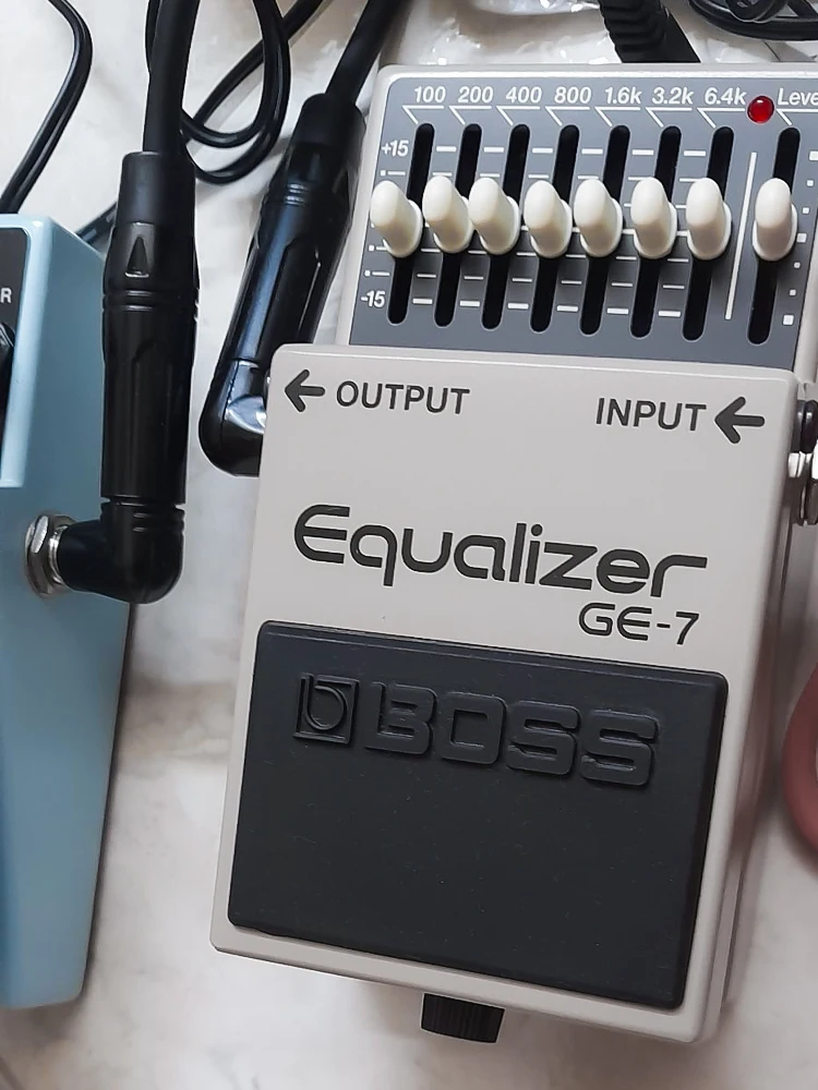 Roland BOSS эквалайзер гитарная педаль GE-7 Семь полос эквалайзера в диапазоне от 100 Гц