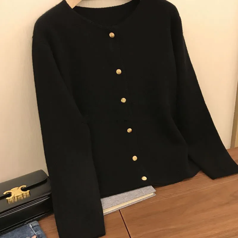 Кардиган женский с круглым вырезом на пуговицах