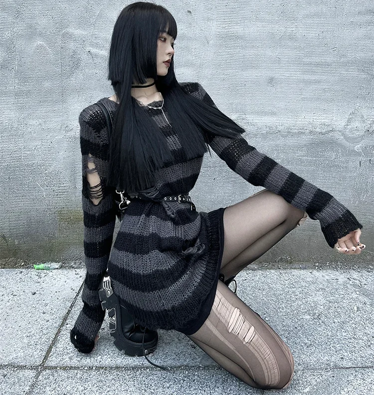 Женский свитер в полоску красный/черный вязаный пуловер с поясом готическом