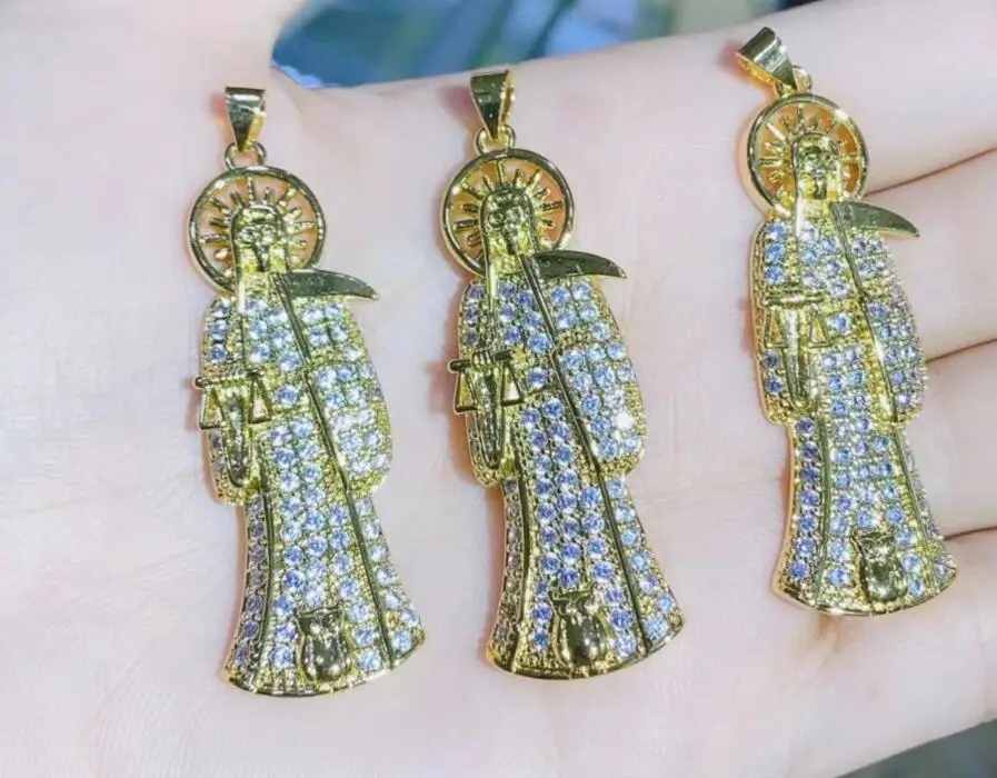 

Золотистый кулон Scythe Reaper для женщин и девушек, позолоченный кулон с фианитами, ПАВЕ, оптовая продажа вечерние бижутерия для вечеринки, дня р...