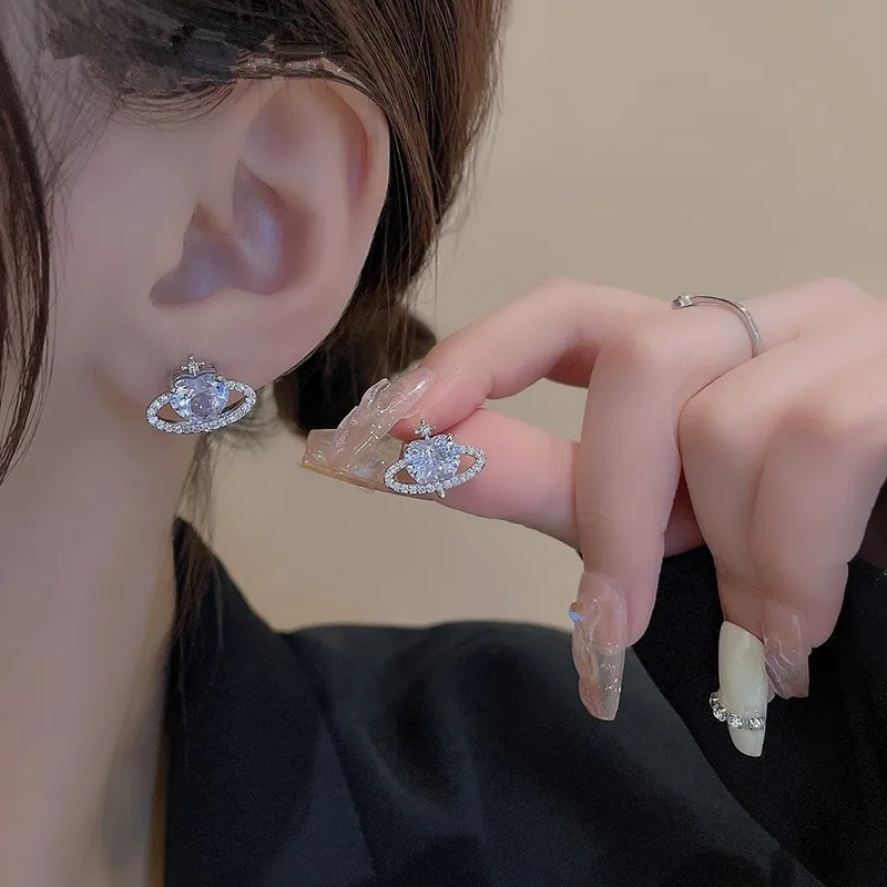 

Fashion Zircon Planet Love Heart Piercing Stud Earring For Women Girls Wedding Party Jewelry Gift Pendientes eh1263