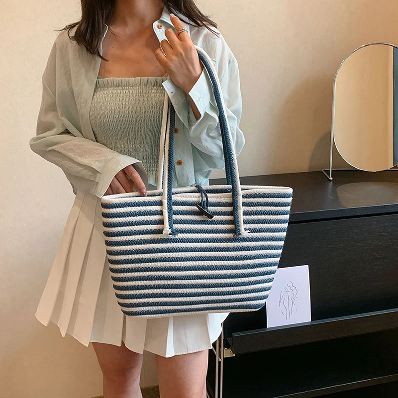 

Classic Fashion Large Capacity Women's Woven Large Capacity Single Shoulder Bag Simple Casual Ladies Hundred Commuter Tote Bags
