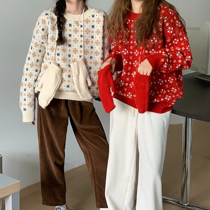 

2022 Christmas Thickened Outer Wear Sweater New Fashion Pullover Vintage Snowflake Colorblock Crewneck Sweater with Cute Gloves