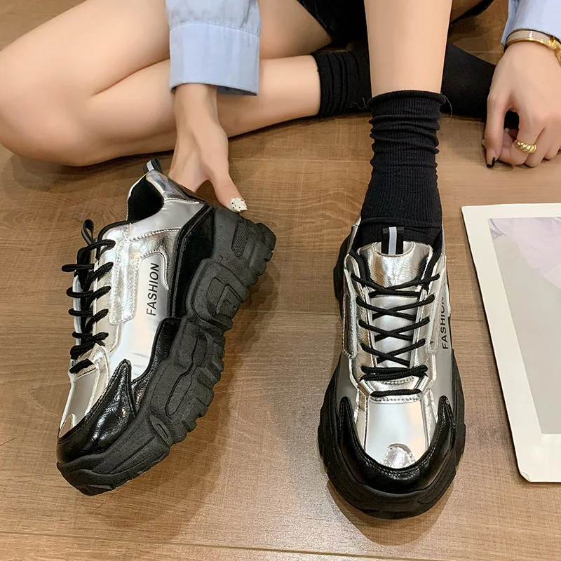 

Женские кроссовки с круглым носком, на шнуровке, на среднем каблуке