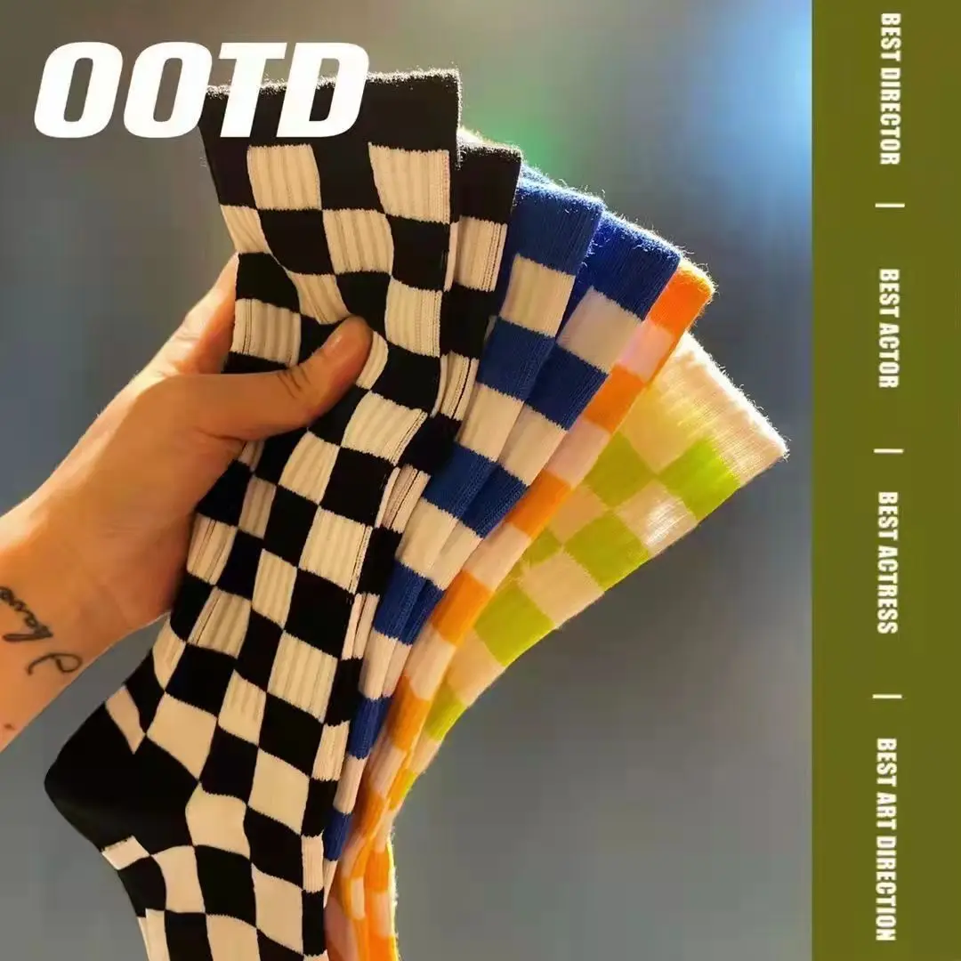 

4 Pair/lot Checkerboard Socks Black White Green Sock For Women Cotton Fashion Soks Women
