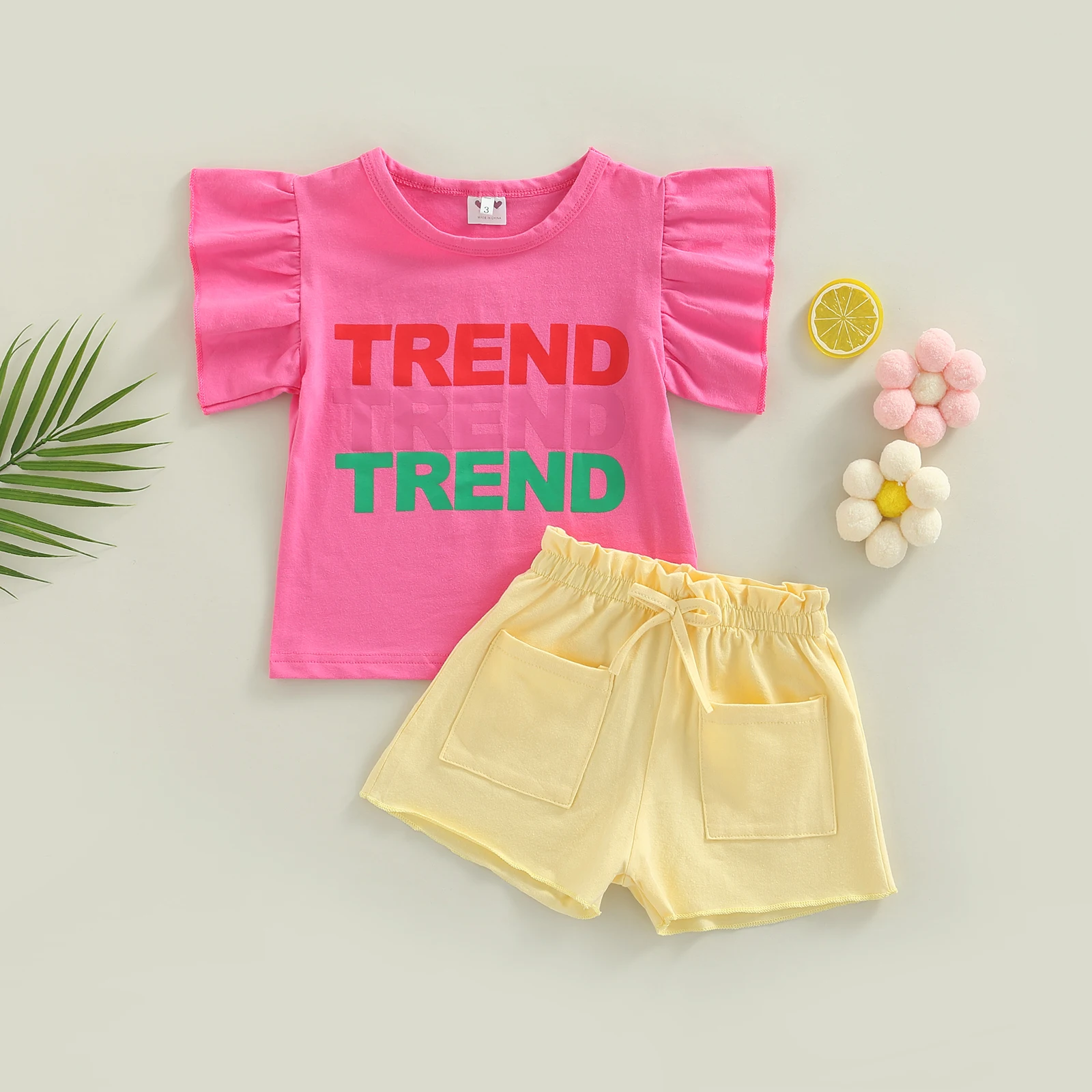 

Футболка с коротким рукавом и шорты для девочек