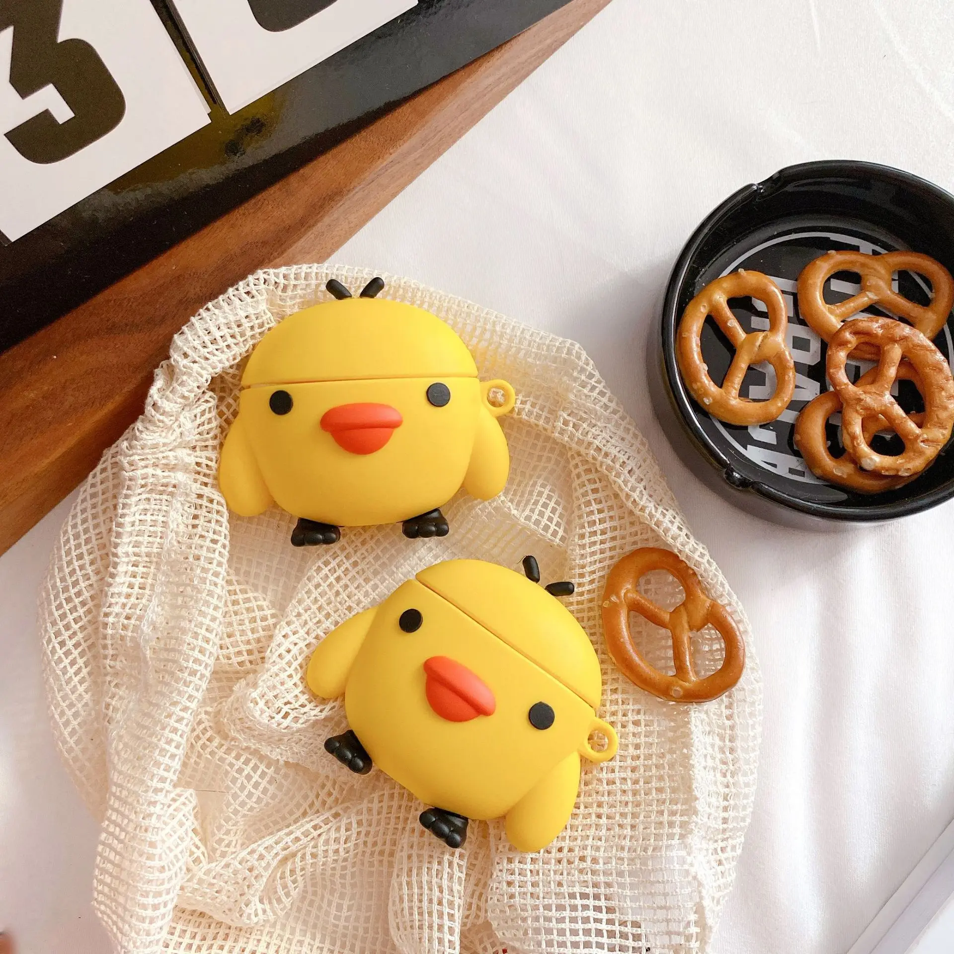 

Suitable for AirPods1/2 generation/Pro3 true wireless bluetooth earphone protective sleeve small yellow fighting chicken