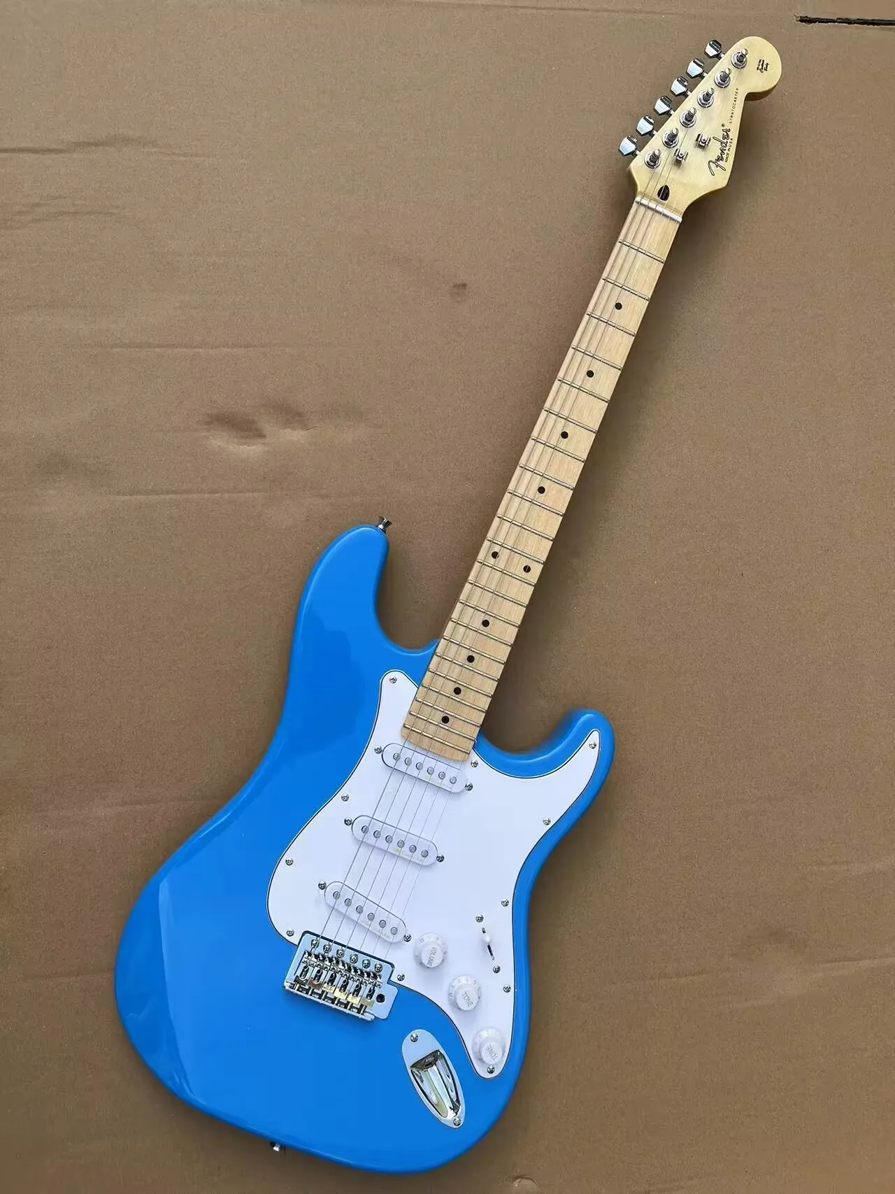 

Отправка в течение 3 дней stratocaste-r custom body 6 string Red Electric Guitar в наличии ETUIP