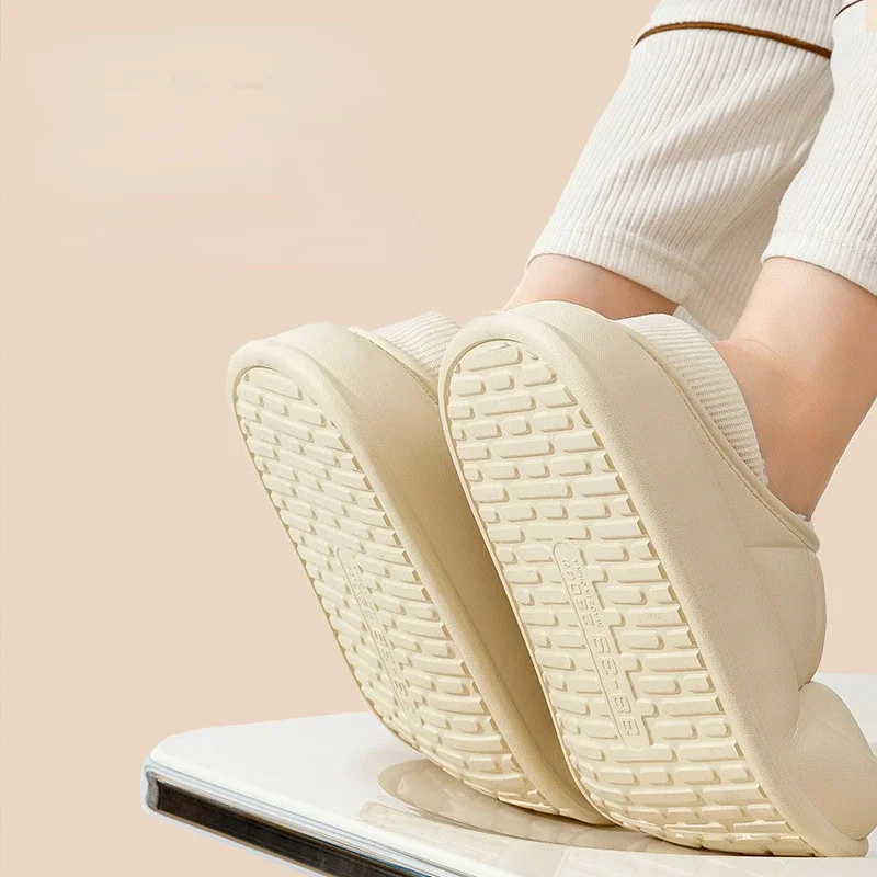 Мужские зимние домашние тапочки на каблуке домашняя утепленная непромокаемая