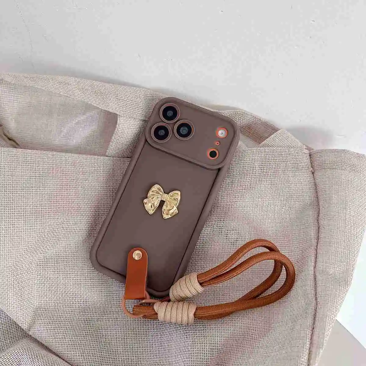 Фото Мягкий чехол для телефона с 3D золотым бантом и ремешком для iPhone 17 16 15 14 13 12 11 Pro Max XS Max XR X Air 16E 6 6s 7 8 Plus SE 2 3 №3