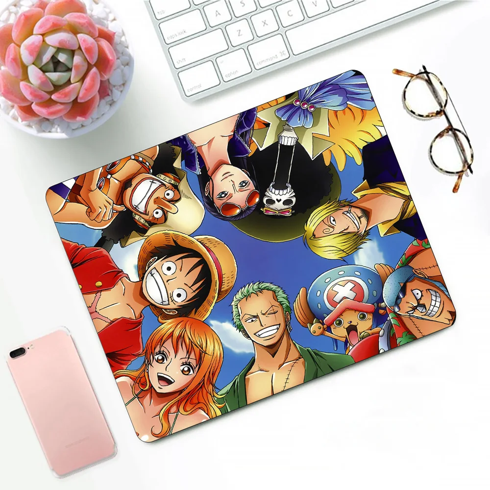Цельнокроеный дизайнерский эргономичный коврик для мыши Luffy маленькие резиновые