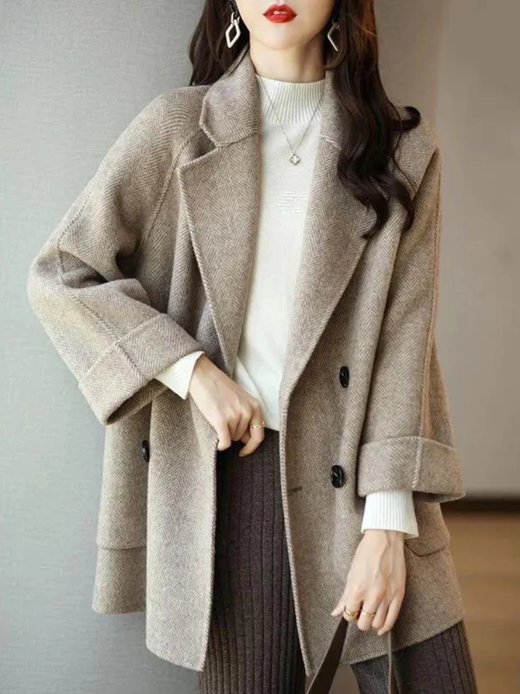 

2023 Fashion Autumn and Winter New Product Women's Coat Warm Polo Collar Woolen Medium Length Pattern Thickened Coat Wool
