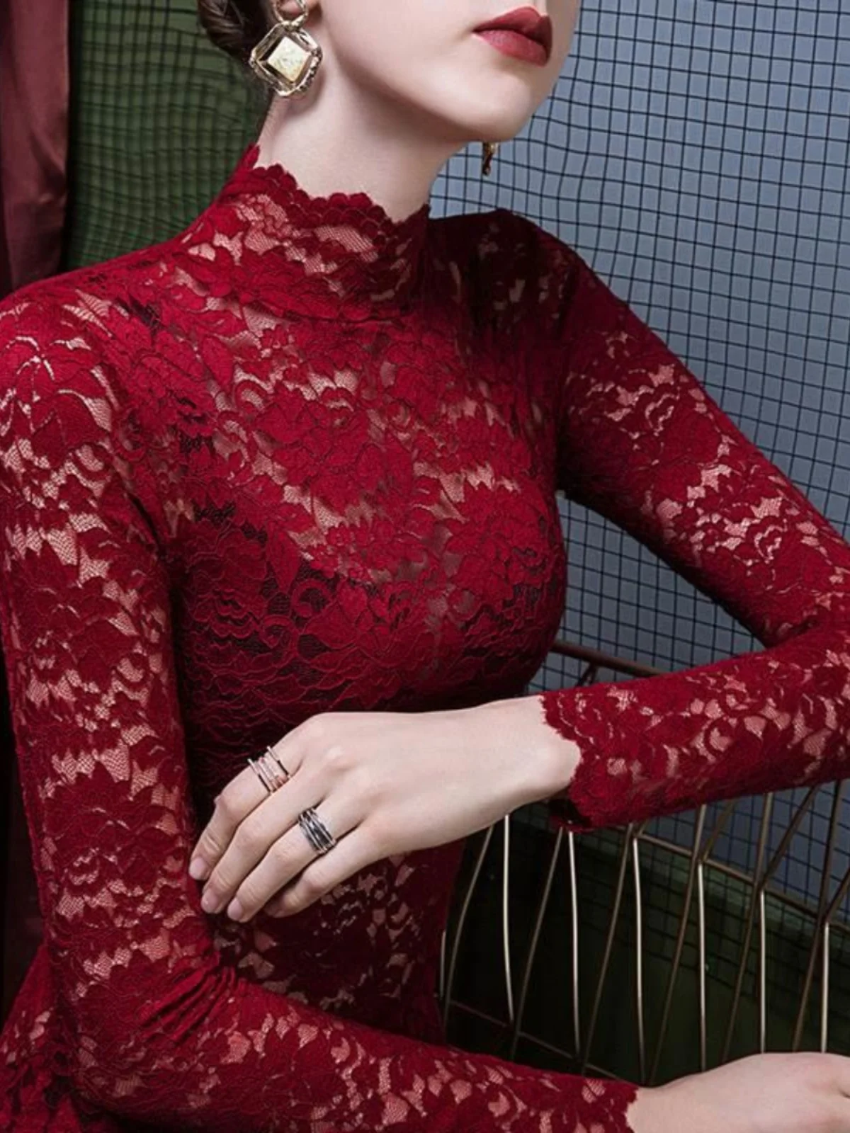 Рубашка с кружевным низом и полувысоким воротником женская весна осень