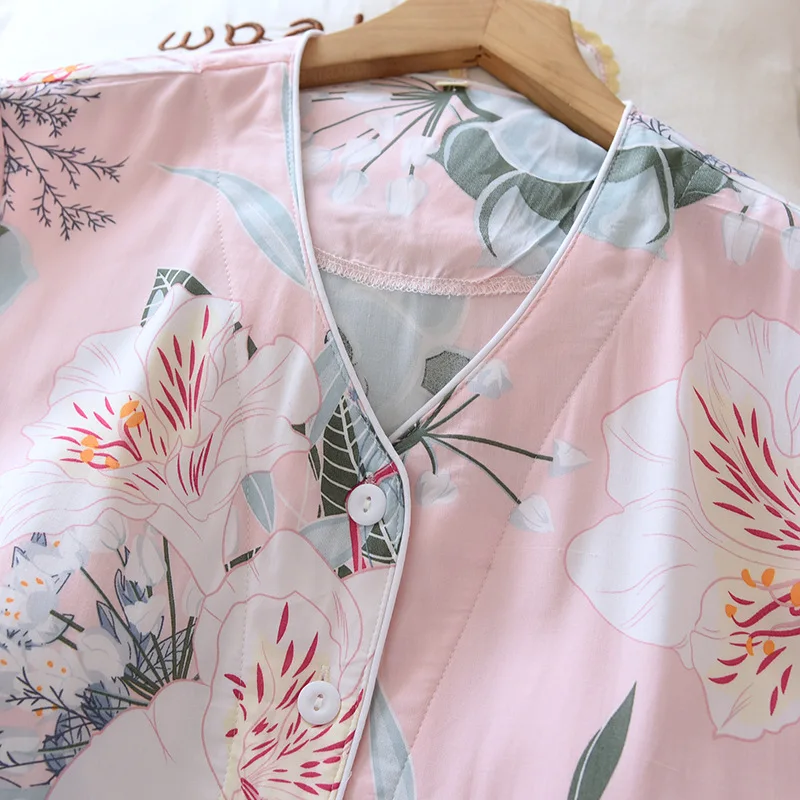 Pajamas Women's Summer Short-sleeved Cropped Pants with Chest Pads  Home Suit Thin Section Can Be Worn Outside Soft Sleepwear