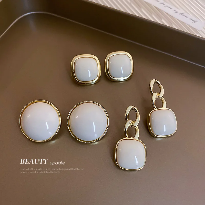 

Vintage Temperament White Pearl Round Square Geometric Earrings for Women Retro Top Grade Daily Party Earrings Chic Jewelry Gift