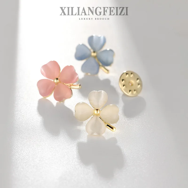 

Concubine Xiliang Korean version of four leaf clover small Brooch opal collar pin V-neck accessory pin buckle