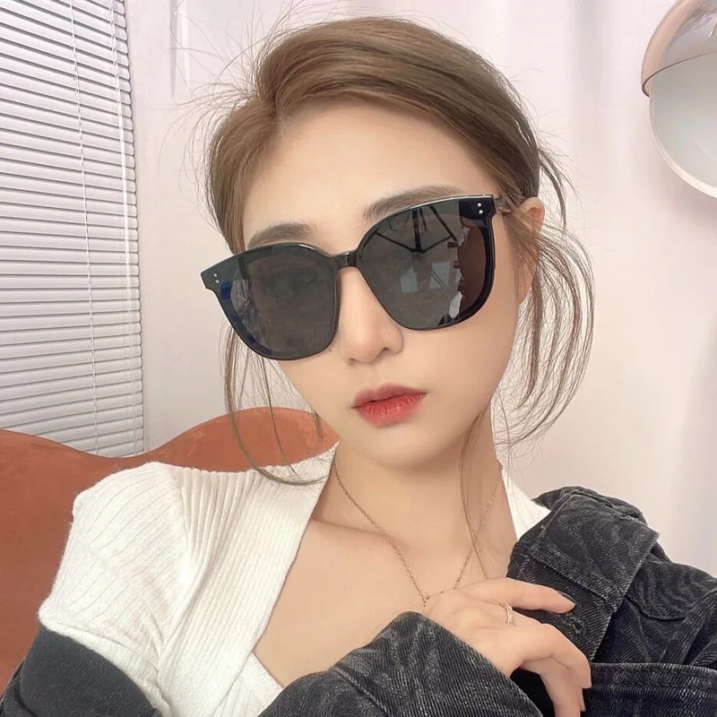 

Yuumi Rosy Sunglasses Women Man Designer Goods Luxury Brand Summer Cat Eye Sun Glasses Oversized Driver Jennie Goggles UV400