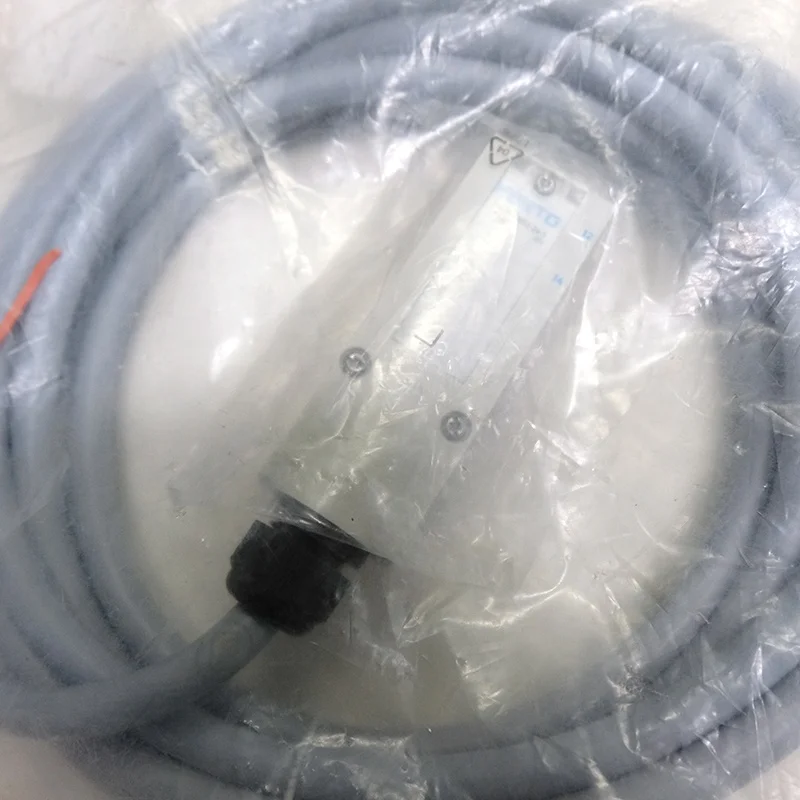 Оригинальный новый 533193 Festofesto ПЛК-кабель VMPA-KMS1-24-5 Соединительный кабель