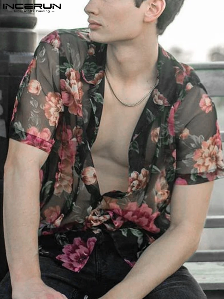 

Мужская рубашка с цветочным принтом, прозрачная рубашка с отворотом и коротким рукавом, на пуговицах, уличная одежда для отпуска, сексуальн...