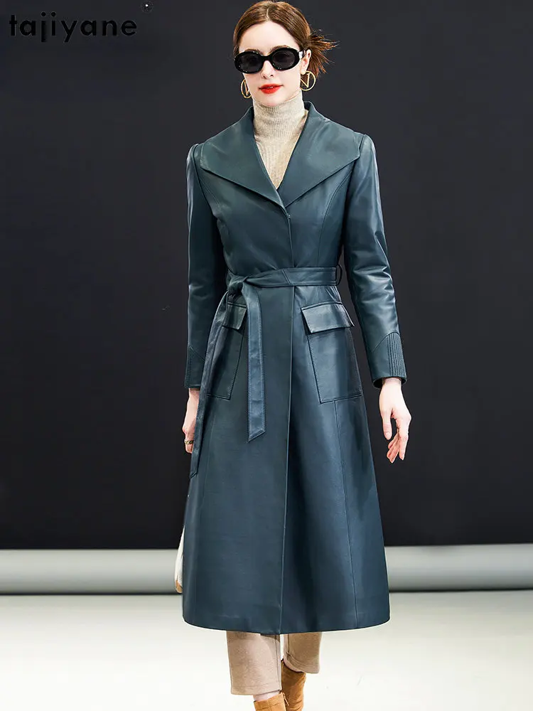 Рисунок 5 - Женский пуховик средней длины Tajiyane