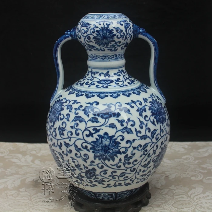 

Керамическая ваза Цзиндэчжэнь, украшения, ручная роспись, античный синий и белый лотос, знаменитости, уши, чесночная бутылка, ваза для комна...