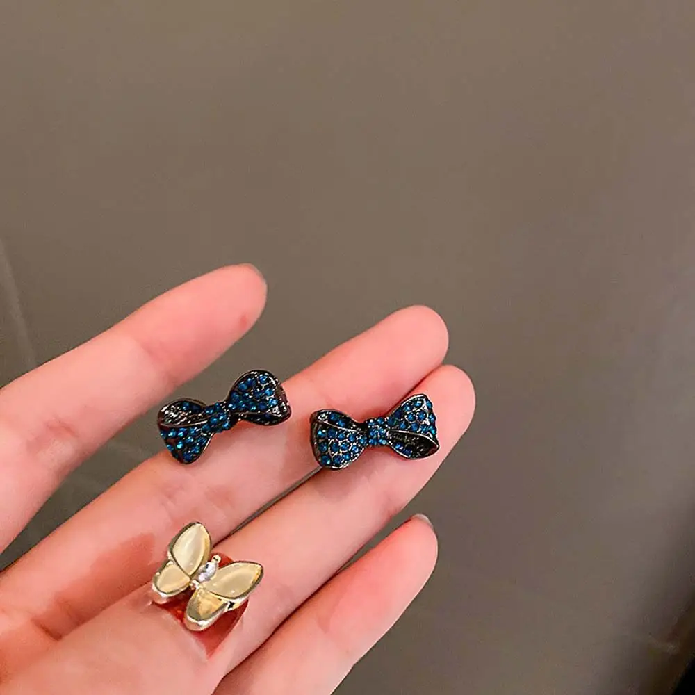 

Korean Temperament Blue Rhinestone Bow Knot Stud Earrings for Women Trendy Crystal Earrings Luxury Party Gift Jewelry
