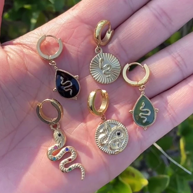 

Creative Serpent Snake Earrings for Women Vintage Cool Cobra Animal Charm Zircon Earwear Femme Party Jewelry Accessories Gift