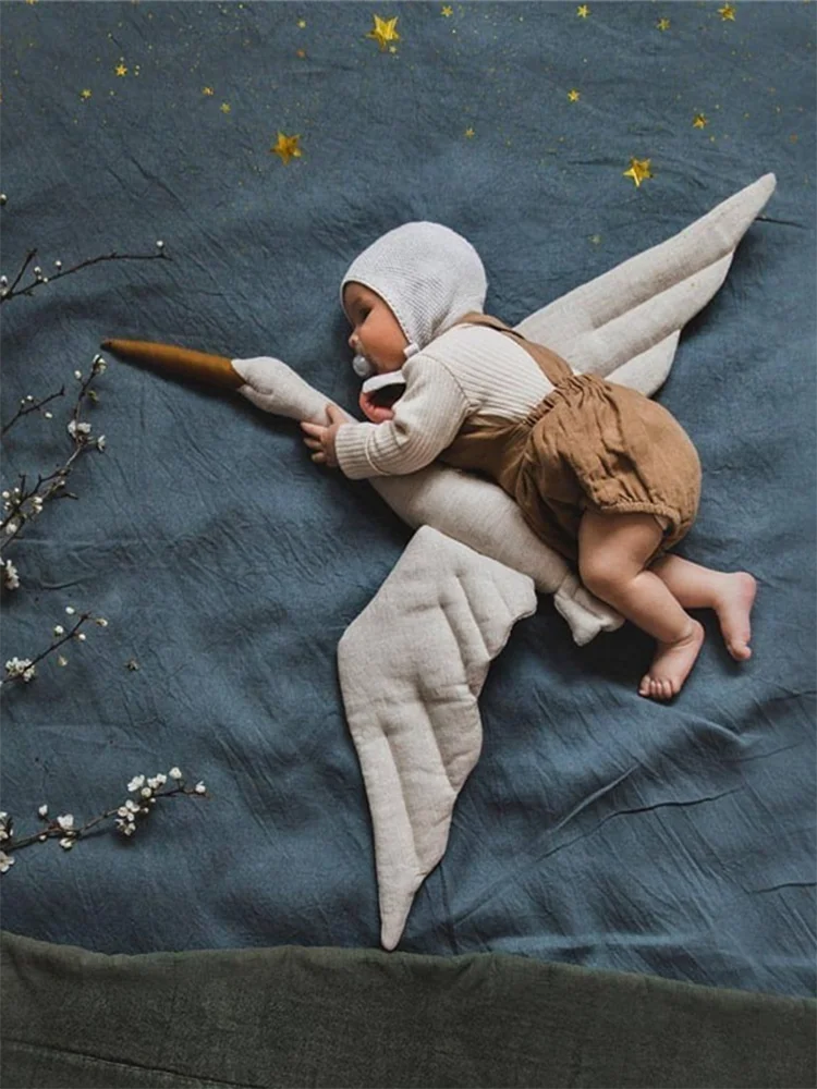 

Настенная подвесная плюшевая кукла в виде лебедя из ткани, украшение для семейной спальни, подвесные украшения, украшение для детской комна...