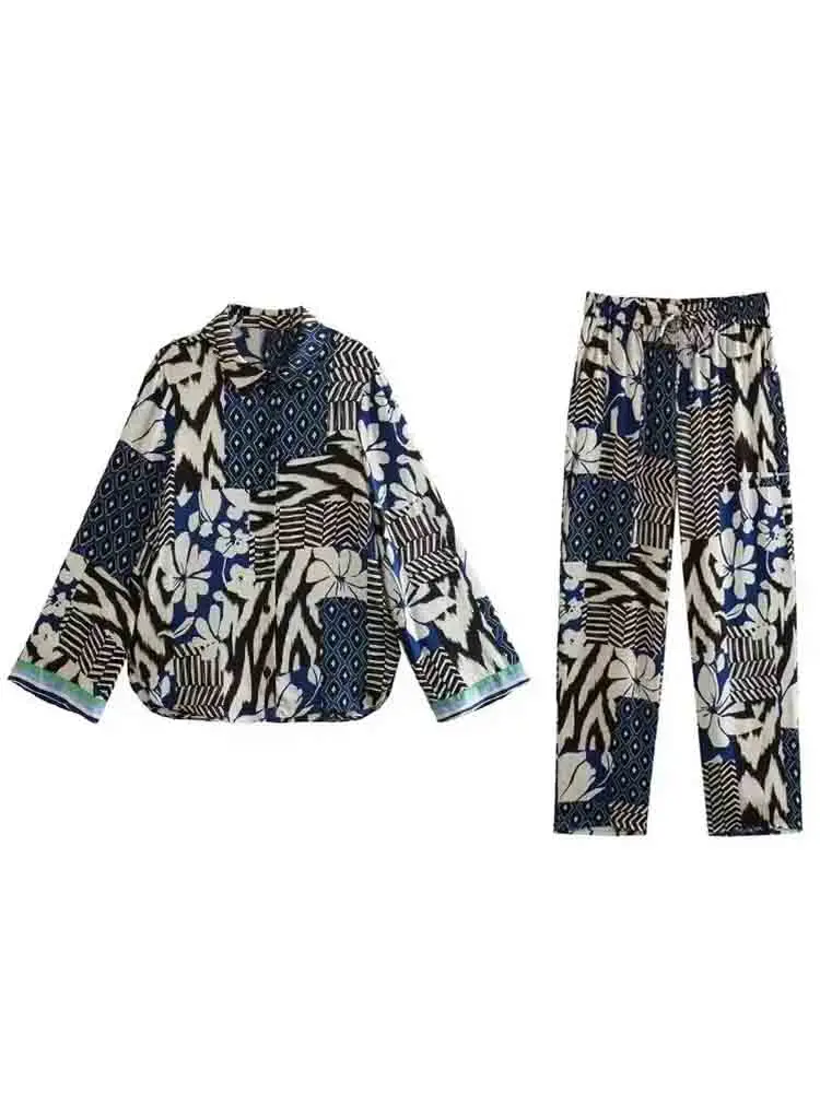 

Женский брючный костюм из двух предметов, свободного покроя