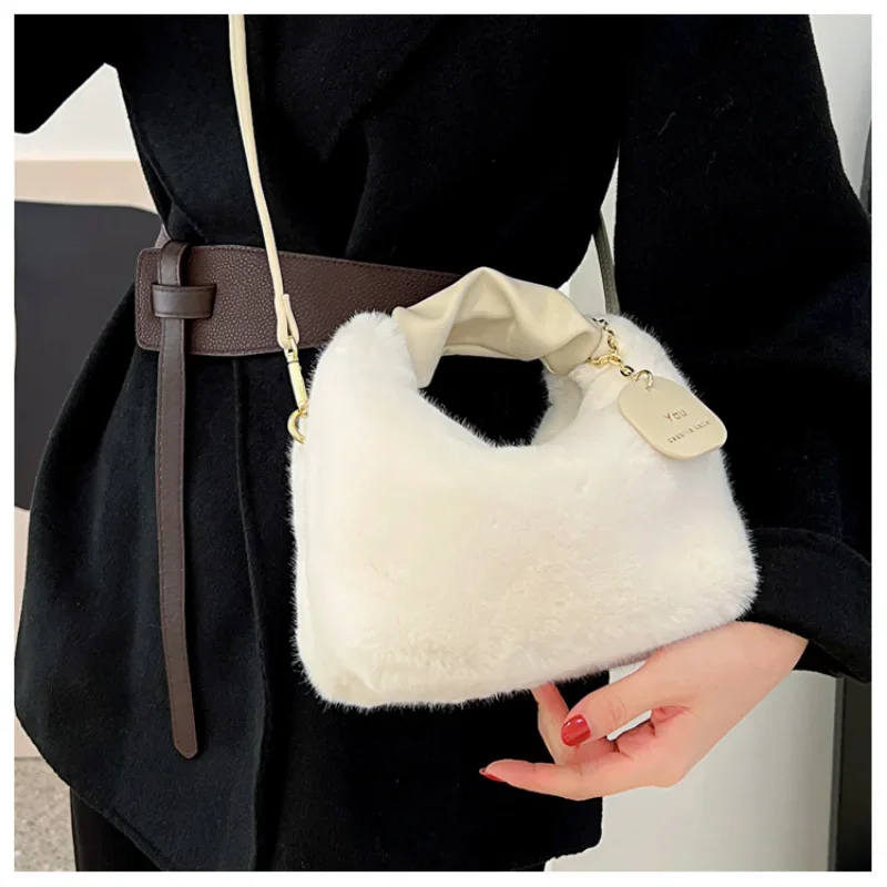 

Women Fashion Faux Fur Handbags Zipper Chain Small Lady Shoulder Crossbody Bag Casual Tote Half-Moon Autumn and Winter Plush