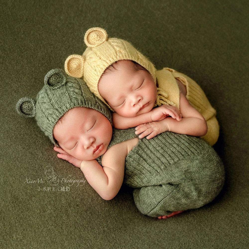 

Knitted Newborn Photography Outfit Bear Baby Costume Newborn Photography Props Baby Boy Photoshoot Outfit Button Infant Overalls