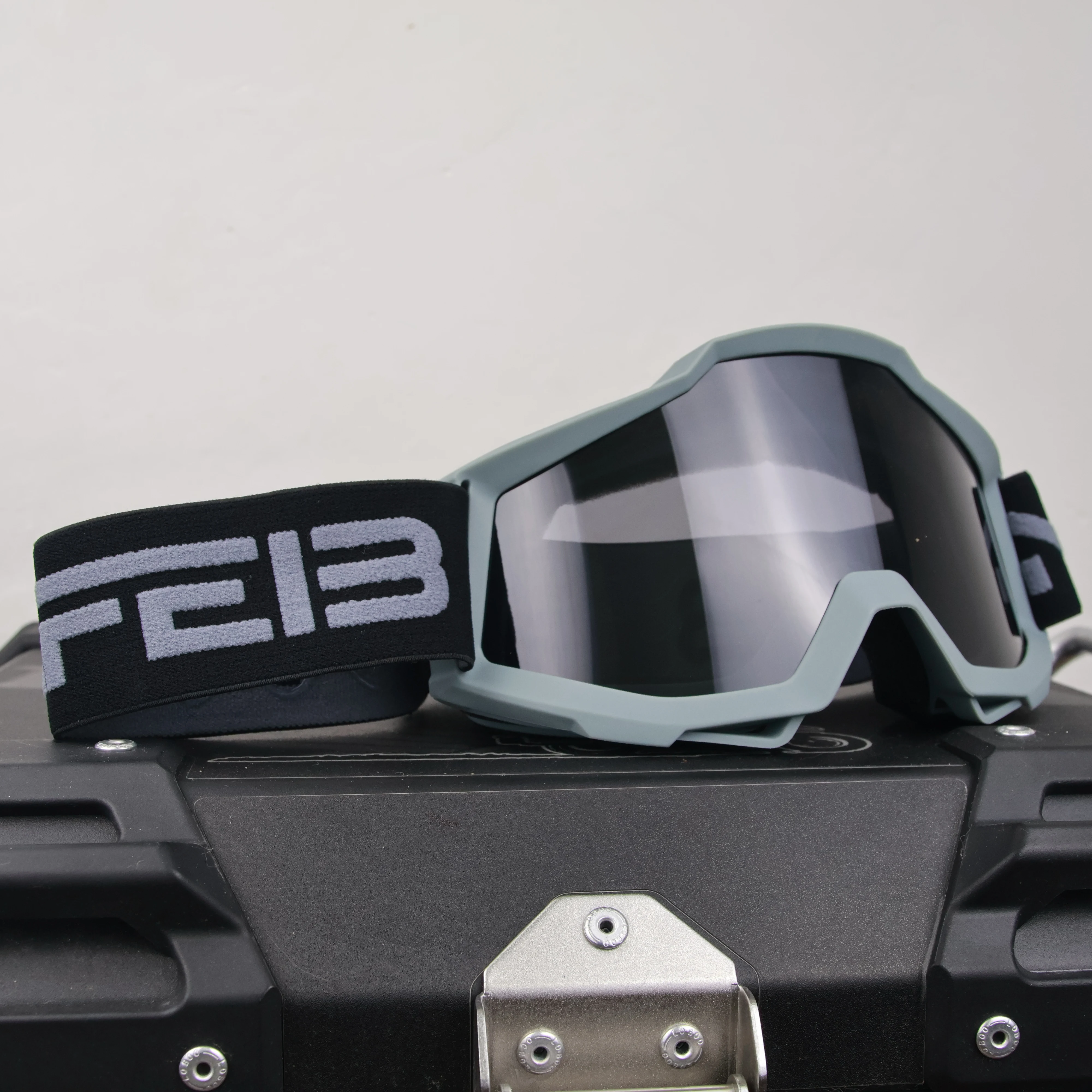 

Мотоциклетные очки для защиты от ветра и пыли, защита глаз, экстремальное использование для занятий спортом на открытом воздухе, регулируемая, удобная посадка