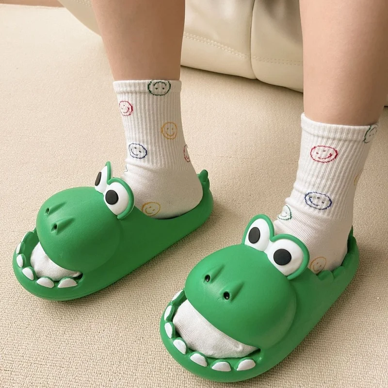 

Women Summer Home Indoor Shoes Outdoor Couple Beach Comfortable Closed Toe Shoes 2023 New Fashion Cute Dinosaur Slippers
