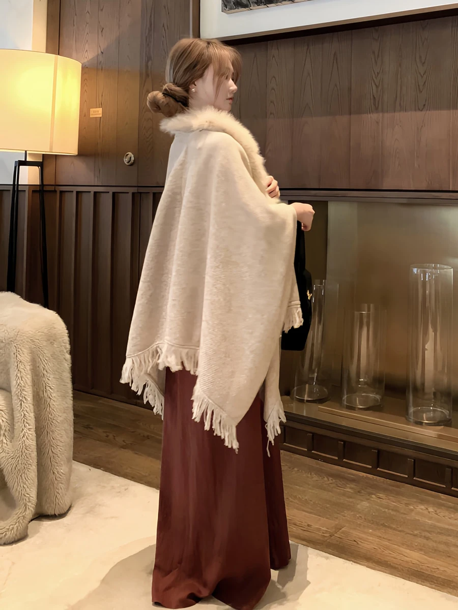 Фото REDDACHiC шаль с воротником из искусственного меха для женщин, накидка, элегантное пончо с кисточками и открытой передней частью, шарф, одеяло для путешествий, осенне-зимний трикотаж №3