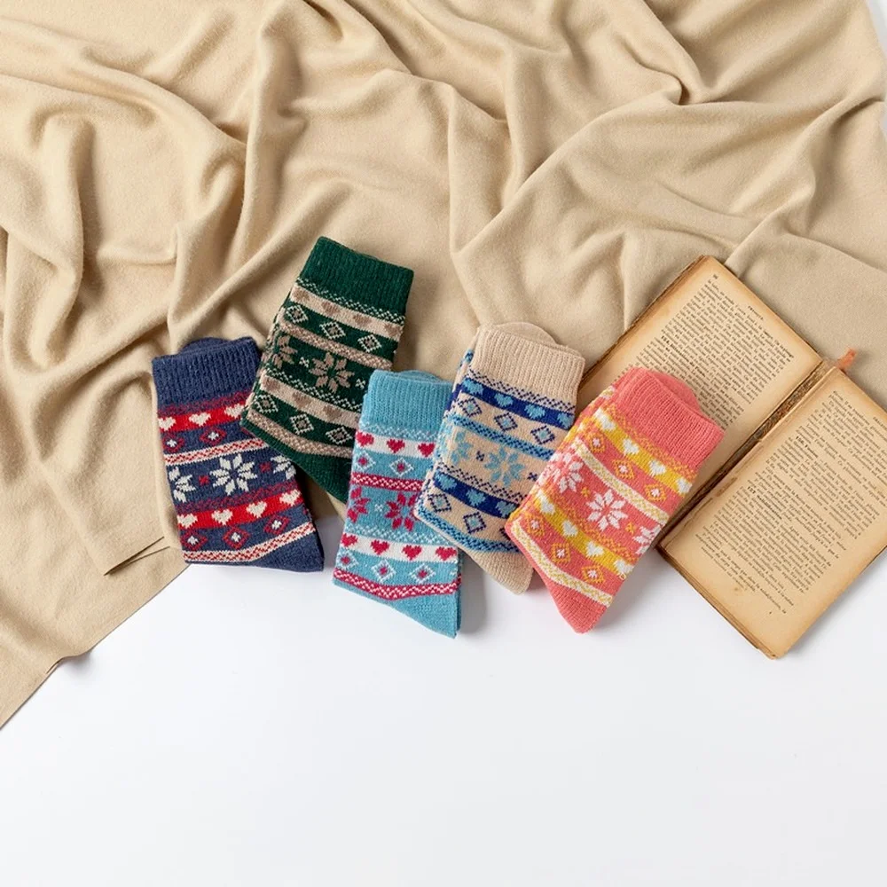 5 Pairs New Fashion Colorful Cute Cartoon Women Socks Thickened National Style Love Star Women Middle Tube Rabbit Wool Socks
