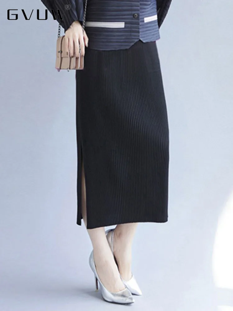

Женская плиссированная юбка до середины икры GVUW, Однотонная юбка с поясом на резинке и карманами, модель 17D957 на весну, 2023