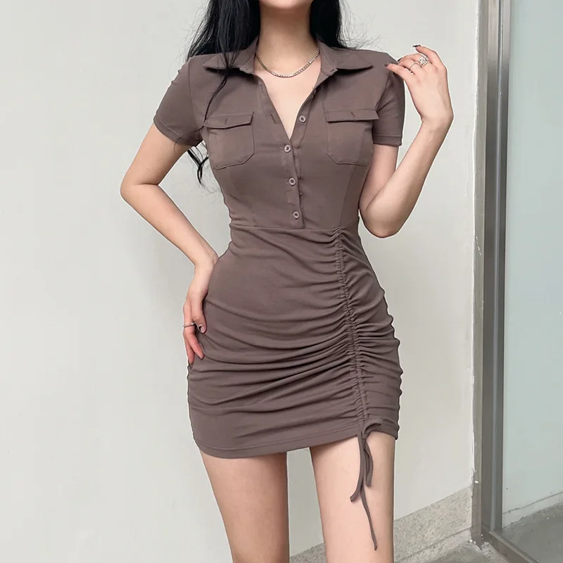 

Винтажное платье с воротником поло на пуговицах и карманами с высокой талией