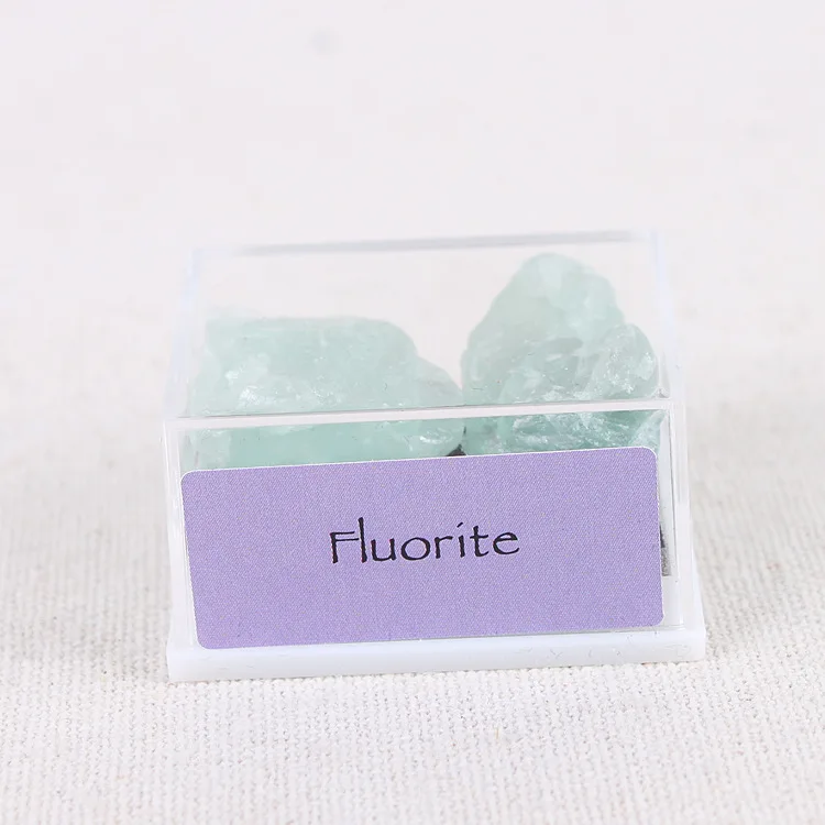 

Мини-коробка с образцами натурального кварца