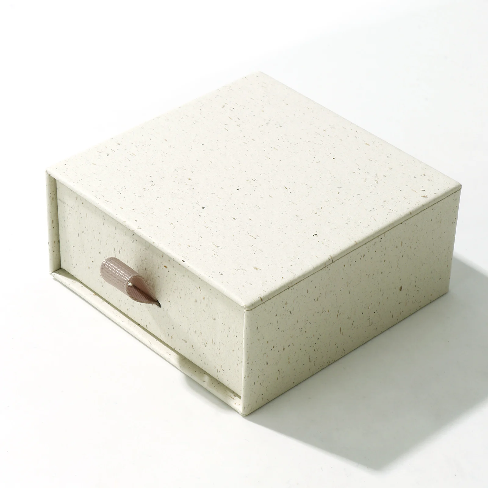 Бумажная подарочная коробка 8Seasons для украшений