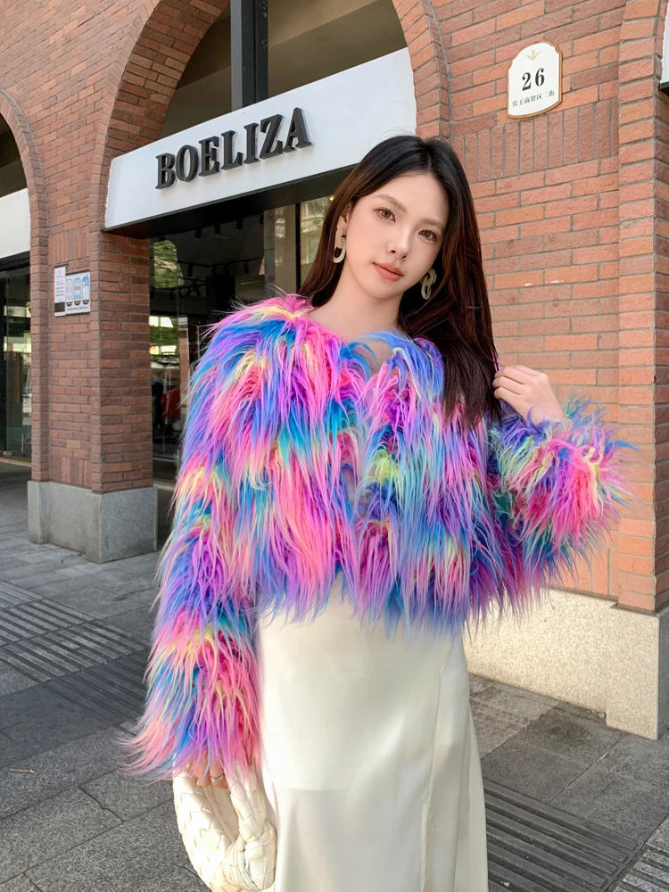 Женская куртка из искусственного меха фиолетовая короткая оригинальный дизайн