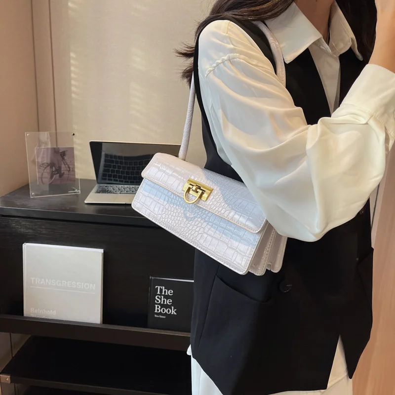 Women's Handbag 2023 New Fashion Shoulder Bag Crocodile Pattern Handbag Bright Face Stick Bag Clutch Banquet Bag