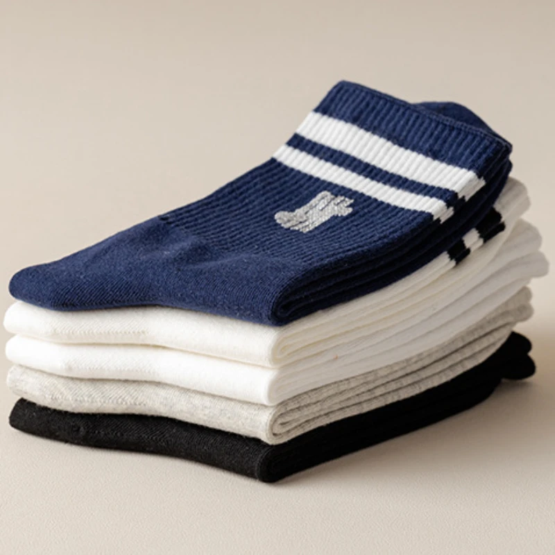 Осенние и зимние белые мужские носки однотонные хлопковые простые до середины