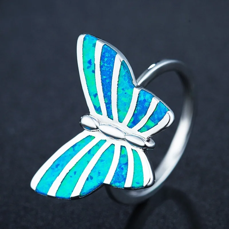 

2023 Vintage Butterfly Women Rings Statement Famale Engagement Wedding Jewelry Girl Gift Bohemian Imitation Opal Ring for Women