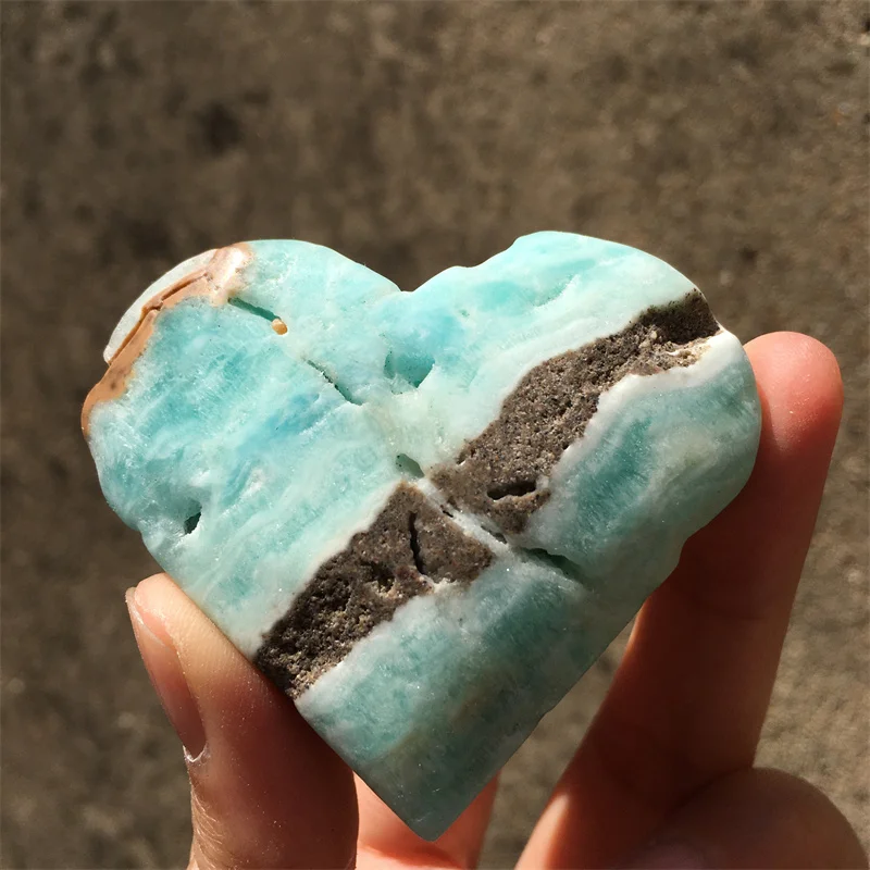 

Синий геморморфит резное сердце