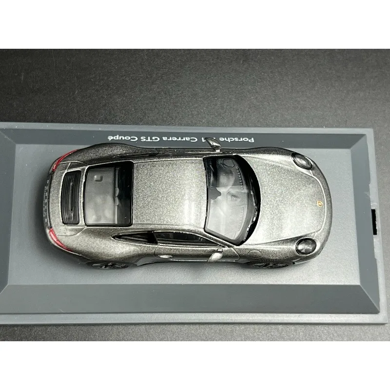 Фото Металлическая модель автомобиля Schuco Porsche 911 Carrera GTS Coupe в масштабе 1:43 №4