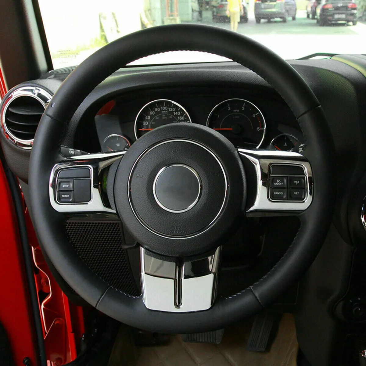 Чехлы на руль для Jeep Wrangler JK 2011-17 Grand Cherokee 2011-13 Compass Patriot 2011-16 серебристые |