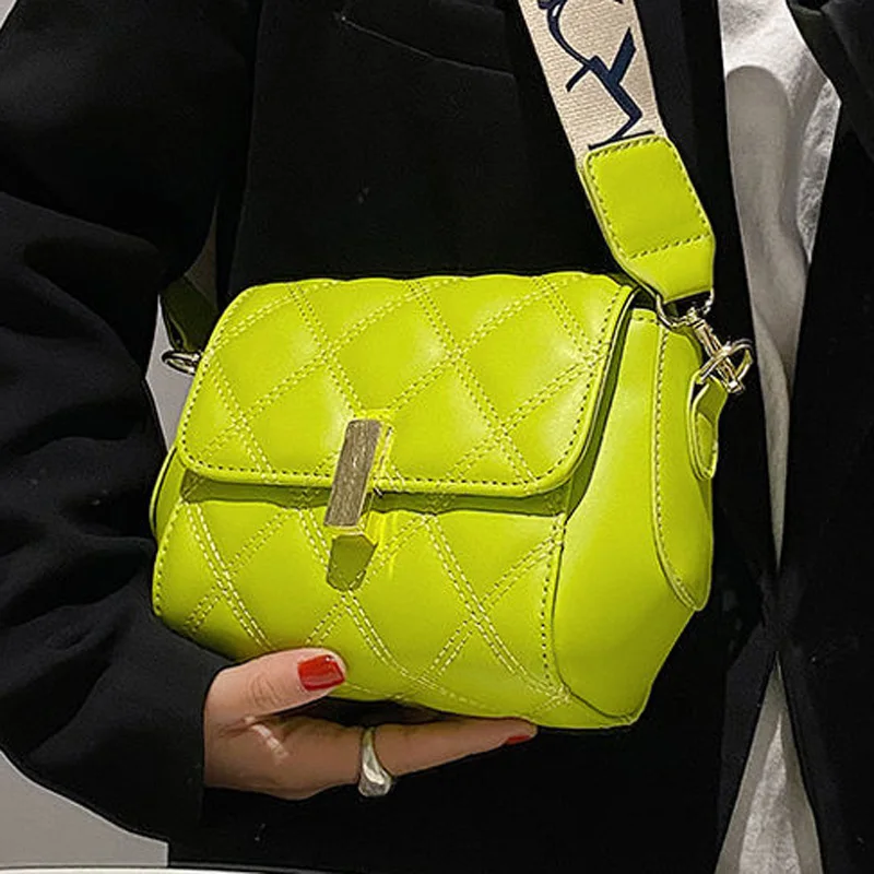 

In spring, the new Internet celebrity popular broadband small bag women's 2022 new trendy high-quality texture wild one-shoulder