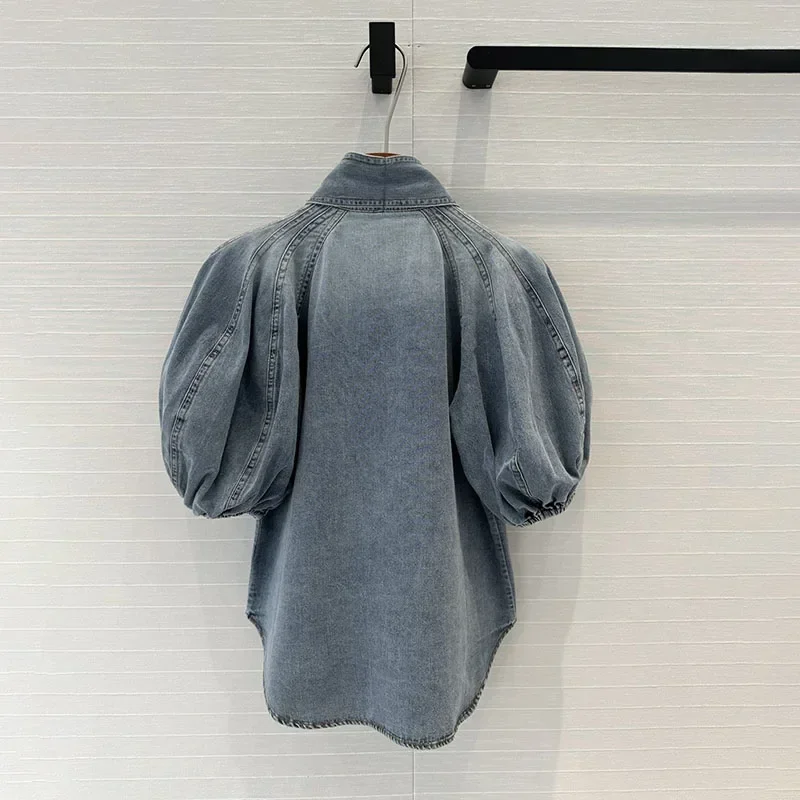 Элегантная женская джинсовая рубашка с пузырьковыми рукавами и бантом